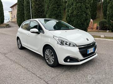 Peugeot 208 1.2 - 2016