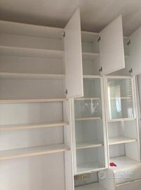 Libreria con comodino, vetrinetta e cassetti