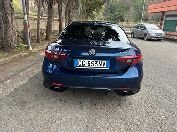 Alfa Romeo Giulia 2.2 veloce Q4 AT8 210cv