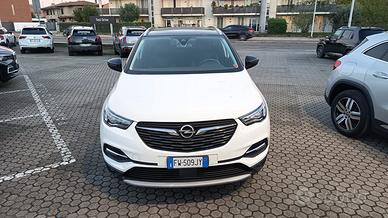 AUTO PARI AL NUOVO