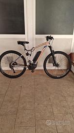 Bicicletta elettrica/ pedalata assistita