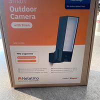 Netatmo telecamera WiFi con sirena e luce