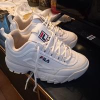 scarpe di ginnastica fila