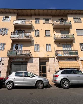 4 LOCALI A CECINA