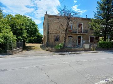 Cortona-Loc.Camucia Casa in struttura bifamiliare