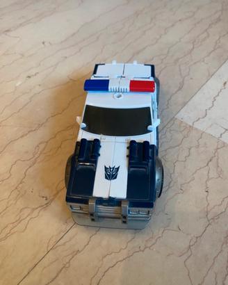 Action figure transformer “barricade”