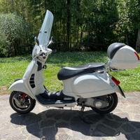 Piaggio Vespa 300 GTS - 2010