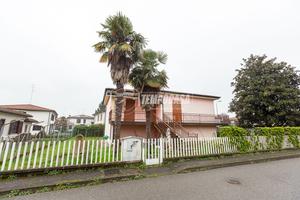 ARZAGO D'ADDA VILLA INDIPENDENTE