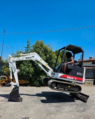 E249-Escavatore Bobcat 328 28 q