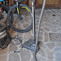 Aspirapolvere ad acqua