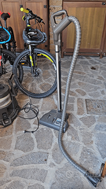 Aspirapolvere ad acqua