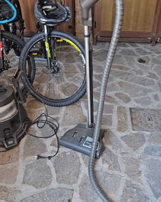 Aspirapolvere ad acqua