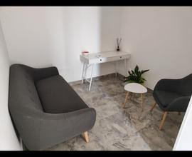 Stanza uso ufficio/studio