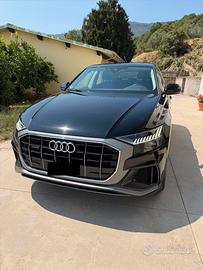 Audi Q8 286 CV full optional tagliandi certificati