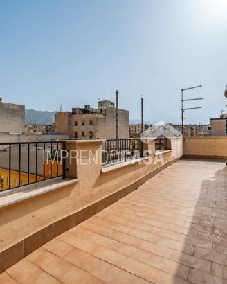 Attico con 4 camere e terrazzo di 40 mq