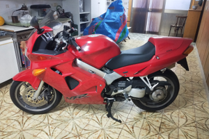 Honda vfr 800