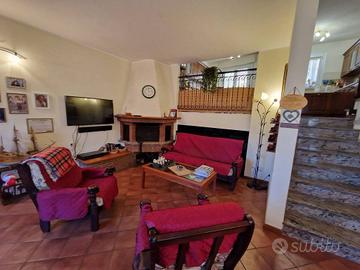 Casa a schiera con scoperto, Candelara