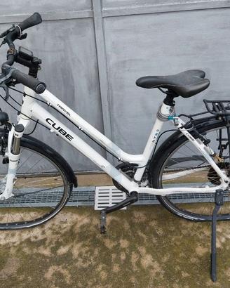 bicicletta Cube GTS