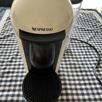 Macchinetta caffè Nespresso Vertuo come nuova