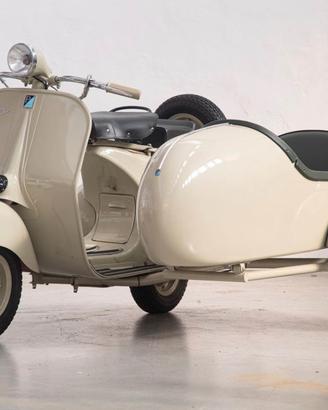 Vespa sidecar