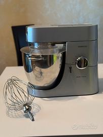 Kenwood Major Titanium KMM020 con accessori