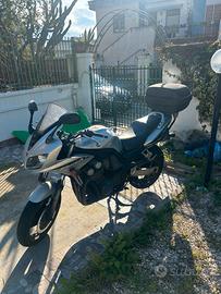 Yamaha FZ6 Fazer 600