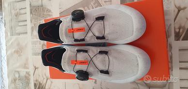 Scarpe bici da strada.