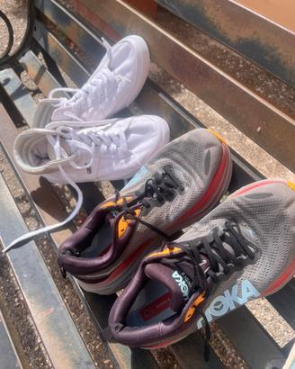 Tre paia di scarpe hoka