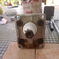 pompa idraulica destra per trattore o altro