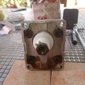 pompa idraulica destra per trattore o altro