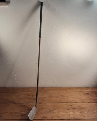 Mazza da golf vintage  in ferro 