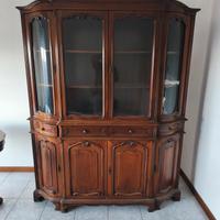 vetrinetta, angoliera e tavolo