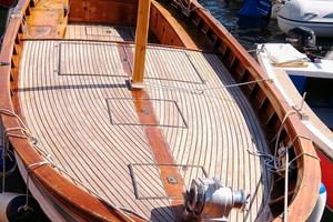 GOZZO IN LEGNO