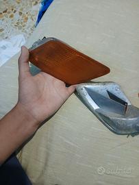 Carena anteriore con frecce e cupolino con faro