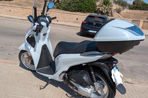 Moto Honda SH 150 AD