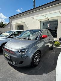 Fiat 500e Berlina 23,8 kWh Red 11/2021