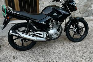 Yamaha YBR 125 - 2014 - Solo 4.000 km