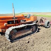 Fiat 805 con aratro Nardi