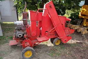 Macchina raccogli nocciole