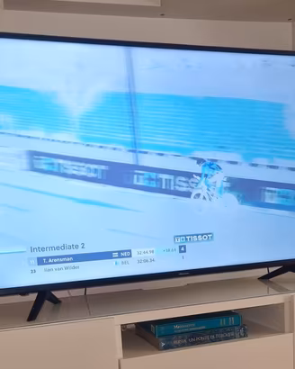 TV  Hisense  55"