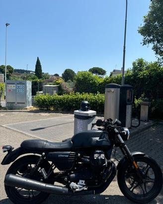 MOTO GUZZI V7 Stone III