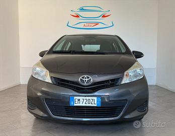 TOYOTA Yaris 1.0 5P Lounge