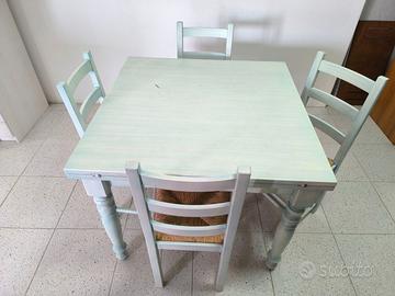 Tavolo allungabile e 4 sedie