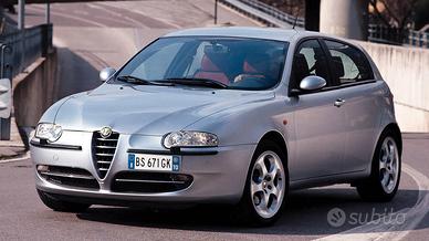interessato a pezzi di ricambio per Alfa Romeo 147
