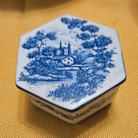 Scatoletta in ceramica