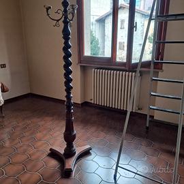 appendiabiti in legno vintage 