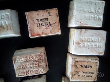 Tavolozza e contenitore colori in ceramica