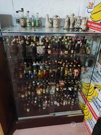 Bottiglie di liquore mignon