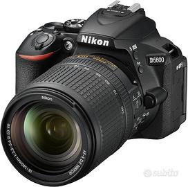 NIKON D5600 Nero Kit AF-S DX 18-140 24Mpx