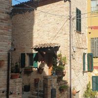 MONTEDINOVE Casa indipendente con veranda regolare